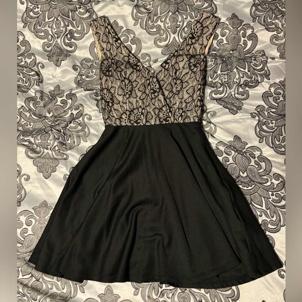 Papaya Short Skirt Tan&Black Lace Dress w/ Bow